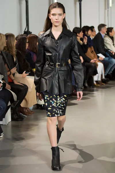 Look 25